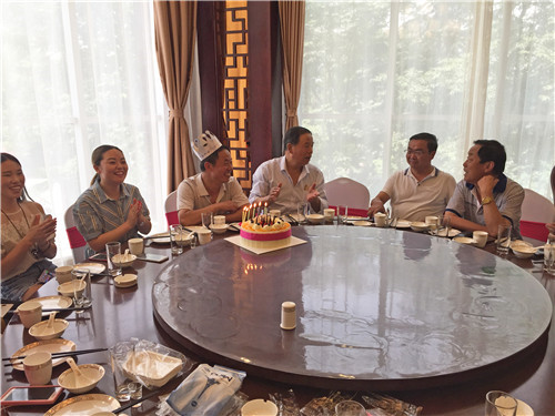 工會為員工過生日.JPG